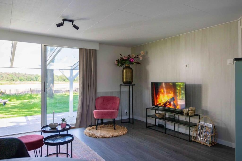 86, Bed & Outdoor Wellness - Sauna, Hottub, Icebath & Outdoor Shower Included! Oisterwijk Bagian luar foto