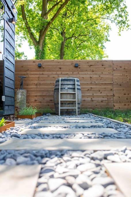 86, Bed & Outdoor Wellness - Sauna, Hottub, Icebath & Outdoor Shower Included! Oisterwijk Bagian luar foto