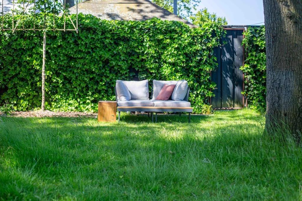 86, Bed & Outdoor Wellness - Sauna, Hottub, Icebath & Outdoor Shower Included! Oisterwijk Bagian luar foto