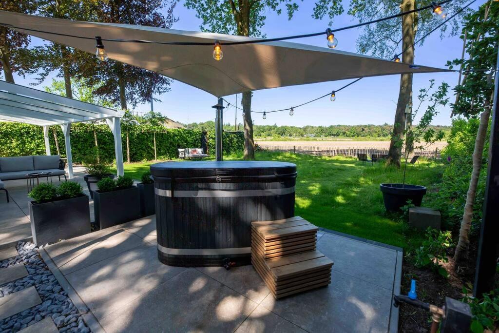86, Bed & Outdoor Wellness - Sauna, Hottub, Icebath & Outdoor Shower Included! Oisterwijk Bagian luar foto