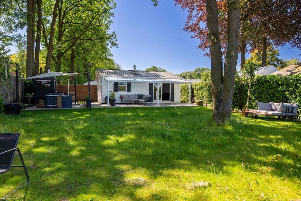 86, Bed & Outdoor Wellness - Sauna, Hottub, Icebath & Outdoor Shower Included! Oisterwijk Bagian luar foto