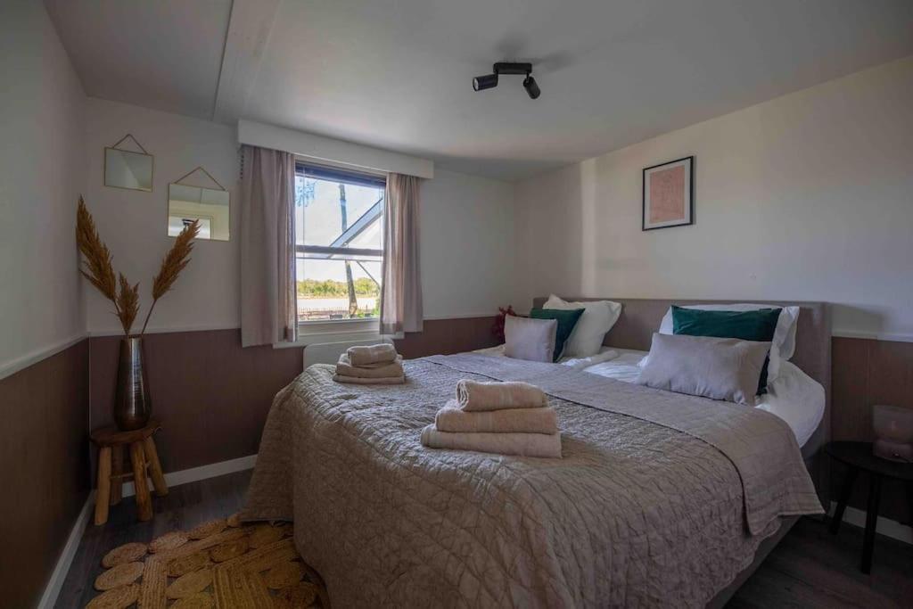 86, Bed & Outdoor Wellness - Sauna, Hottub, Icebath & Outdoor Shower Included! Oisterwijk Bagian luar foto