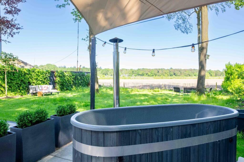 86, Bed & Outdoor Wellness - Sauna, Hottub, Icebath & Outdoor Shower Included! Oisterwijk Bagian luar foto